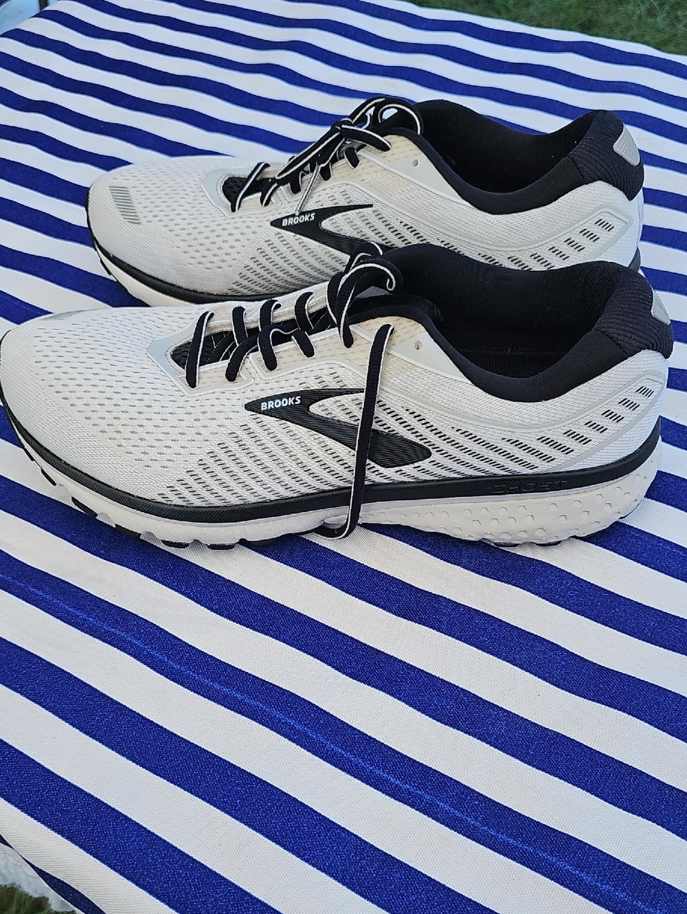 Brooks Men’s White and Black Running Shoes